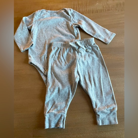 GAP Other - GAP Matching Set Bodysuit and Pants in Gray 6-12 M